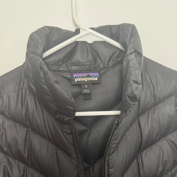 Patagonia Black Women's Puffer Jacket - Picture 13 of 16